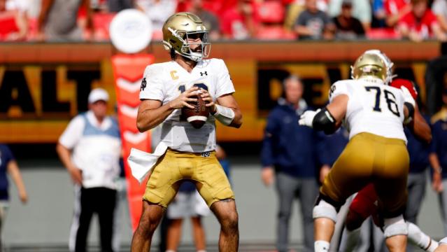 Five observations from Notre Dame football practice Tuesday night