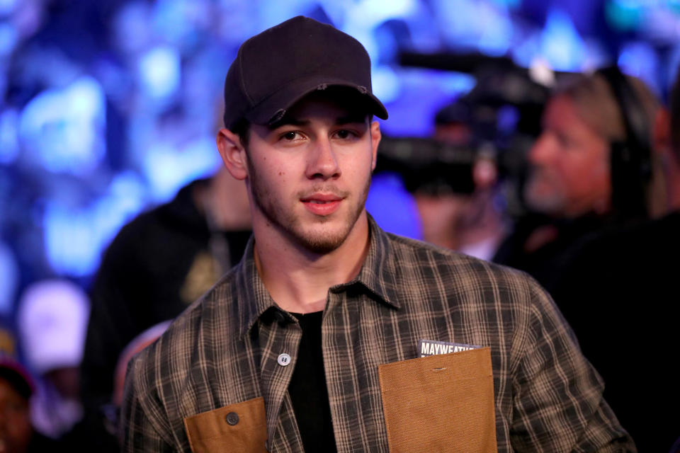 <p>Recording artist Nick Jonas attends the super welterweight boxing match between Floyd Mayweather Jr. and Conor McGregor on August 26, 2017 at T-Mobile Arena in Las Vegas, Nevada. (Photo by Christian Petersen/Getty Images) </p>