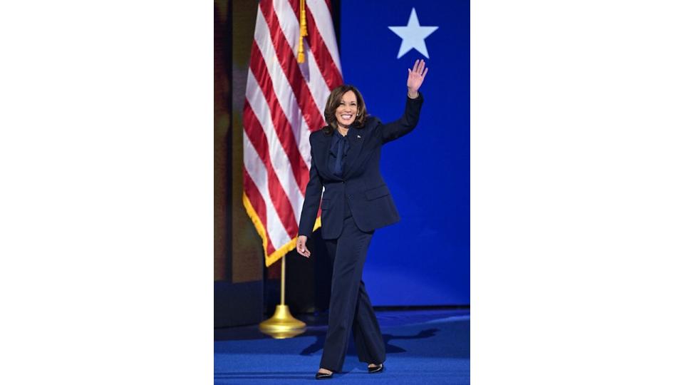 Kamala Harris wears a chic head-to-toe navy ensemble.