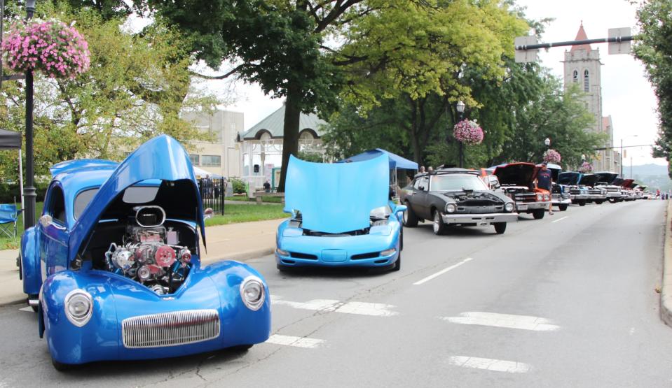 Mansfield's 26th annual Heart of the City Cruise-In attracted hundreds of classic cars.