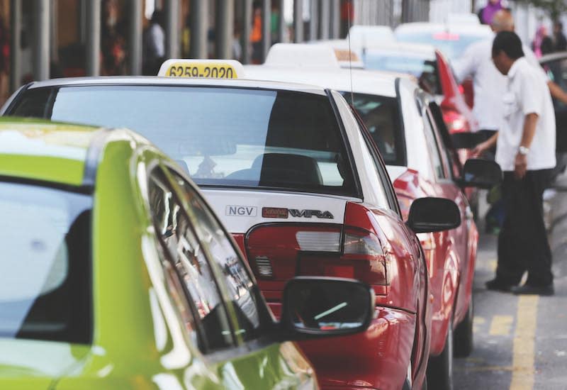 GPST said taxi drivers have seen their earnings drop by as much as 90 per cent following the Covid-19 outbreak and implementation of the movement control order (MCO) in March. — Malay Mail pic