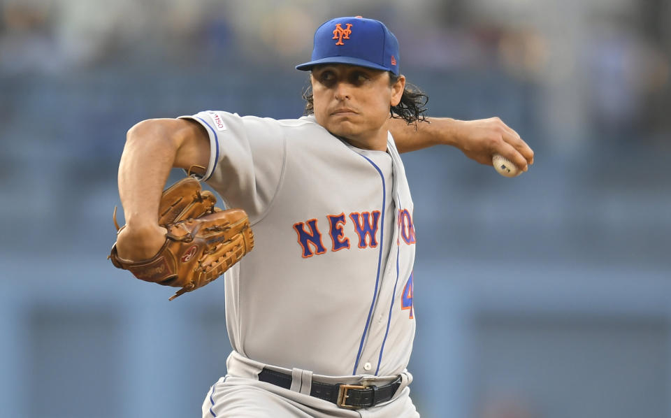LOS ANGELES, CA - MAY 30: Starting pitcher Jason Vargas #44 of the New York Mets pitches against the Los Angeles Dodgers in the first inning at Dodger Stadium on May 30, 2019 in Los Angeles, California. (Photo by John McCoy/Getty Images)
