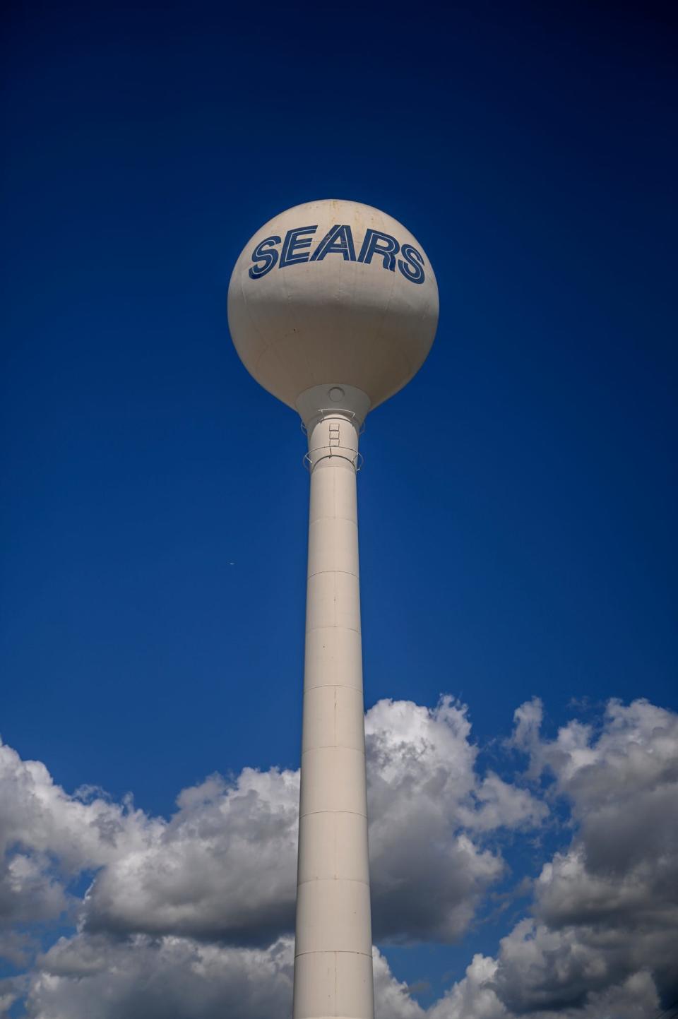 The Sears water tower in the Frandor Shopping Center on Wednesday, Sept. 8, 2021, in Lansing.