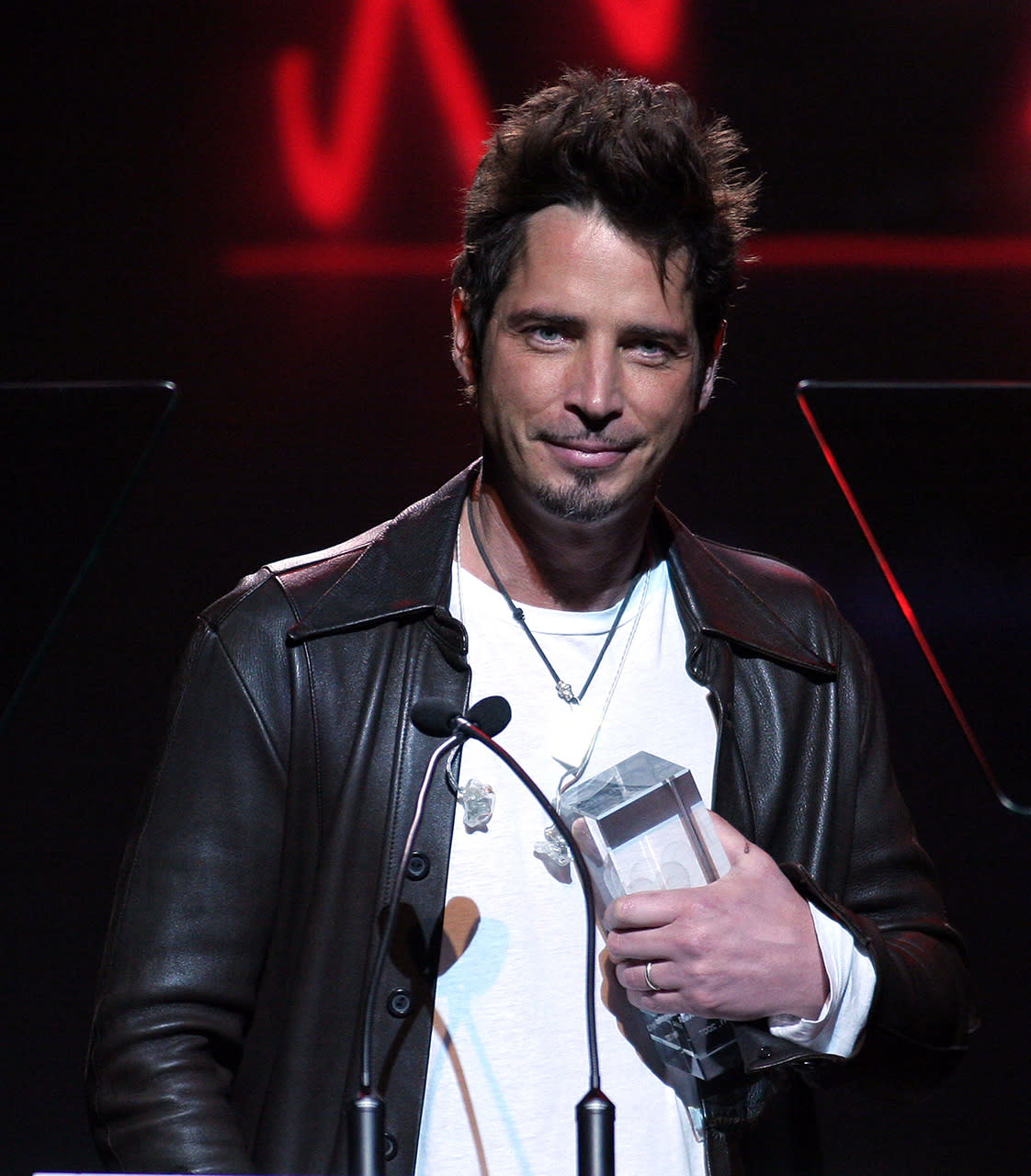 Chris Cornell accepts the Stevie Ray Vaughan Award at the 3rd Annual MusiCares MAP fund benefit on May 11, 2007 in Los Angeles, California.<br>(Photo by Chad Buchanan/Getty Images)