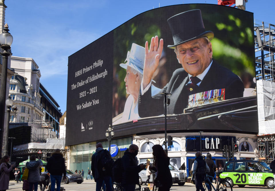 LONDON, UNITED KINGDOM - 2021/04/17: Prince Philip tributes displayed on the screens at Piccadilly Circus.
The funeral of the Duke of Edinburgh took place on the 17th of April 2021 in Windsor. (Photo by Vuk Valcic/SOPA Images/LightRocket via Getty Images)