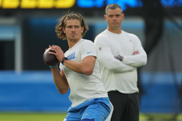 Justin Herbert's Continued Evolution is Vital for Chargers' Next-Level  Success - Sports Illustrated Los Angeles Chargers News, Analysis and More