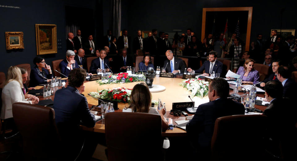 U.S. President Barack Obama, Canadian Prime Minister Justin Trudeau and Mexican President Enrique Pena Nieto and their delegations take part in the North American Leaders’ Summit working session in Ottawa, Canada June 29, 2016. REUTERS/Kevin Lamarque