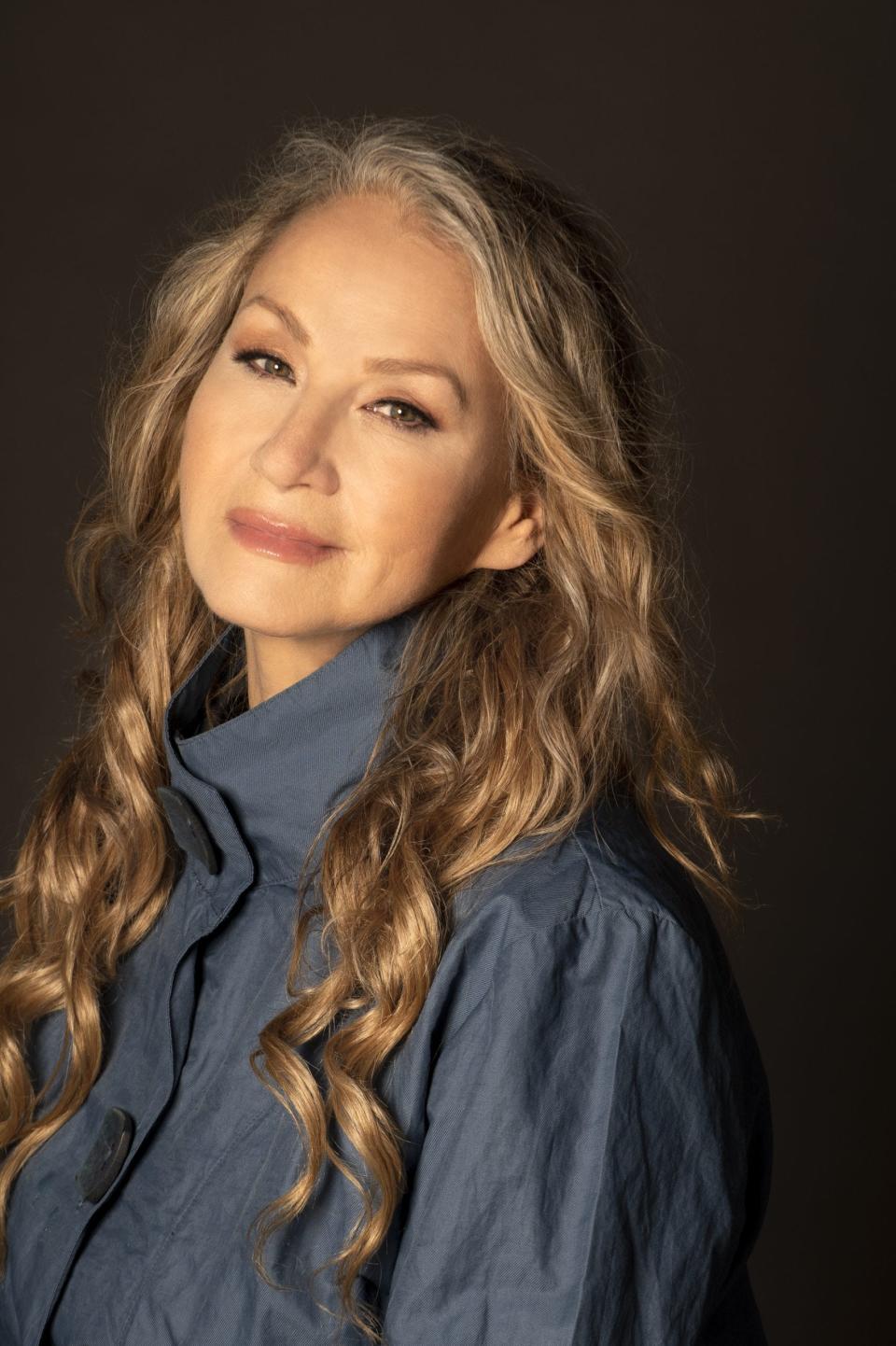 Louisville native and singer-songwriter Joan Osborne will perform in Plymouth on April 21.