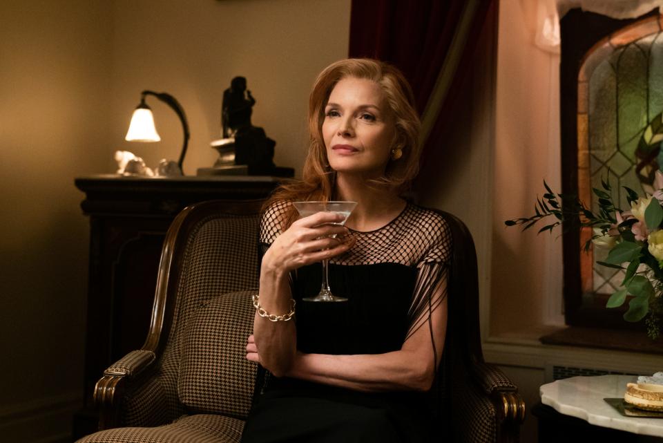 In dark comedy "French Exit," Frances (Michelle Pfeiffer) is a martini-swilling widow who's forced to relocate after spending all her dead husband's money.