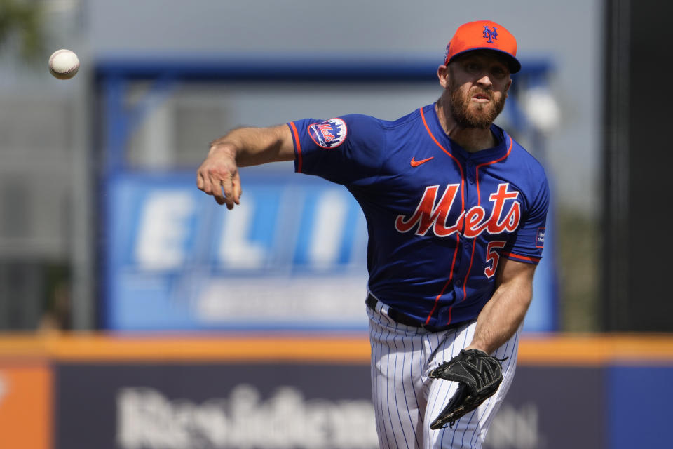 New York Mets pitcher Austin Adams throws live batting practice during a spring training baseball workout Saturday, Feb. 17, 2024, in Port St. Lucie, Fla. (AP Photo/Jeff Roberson)