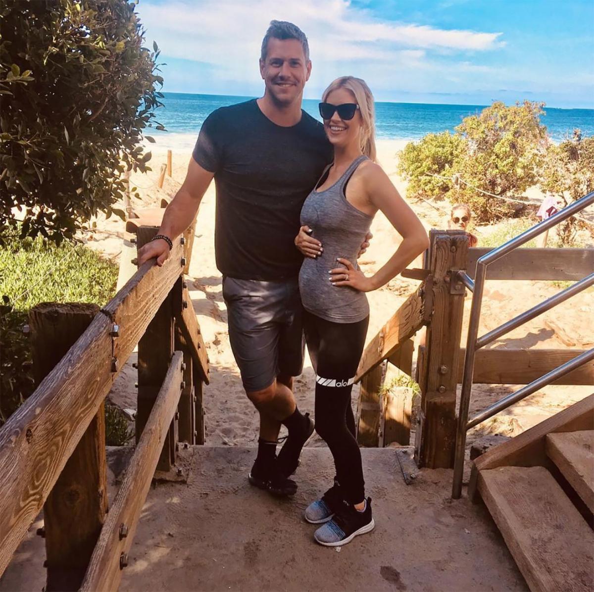 Pregnant Christina Anstead Shows off Her Baby Bump at 17 Weeks Along ...