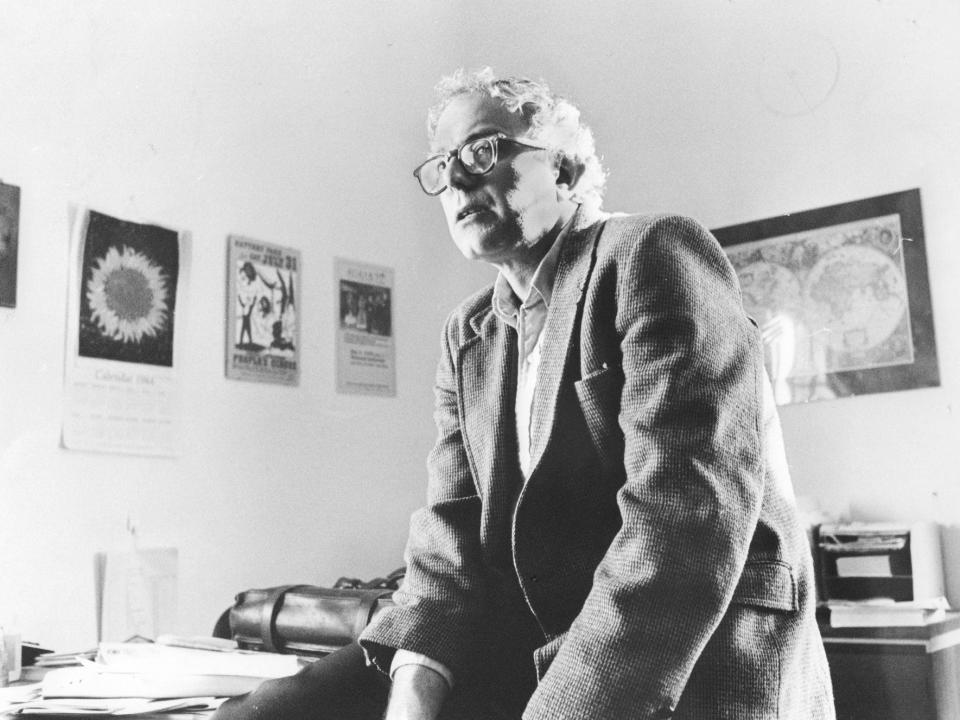 Sanders in his office at Burlington City Hall in 1985.
