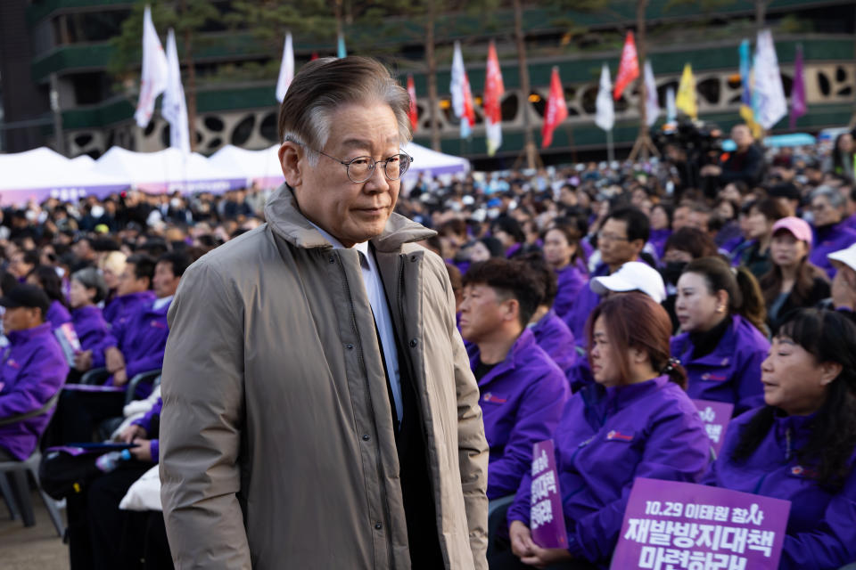 李在明在韓國釜山出席活動時遇襲。 (Photo by Chris Jung/NurPhoto via Getty Images)