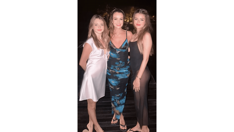 A photo of Amanda Holden and her daughters 