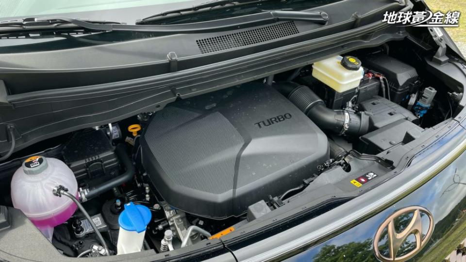 Hyundai Staria搭載2.2升VGT柴油渦輪增壓引擎，可以輸出177匹的最大馬力。(圖片來源/ 地球黃金線)