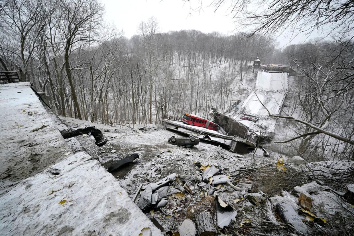 Bridge Collapse , Pittsburgh