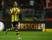 Football Soccer - Borussia Dortmund v SC Freiburg - German Bundesliga - Signal Iduna Park, Dortmund, Germany - 23/09/16 Mario Goetze of Borussia Dortmund leaves pich during match against SC Freiburg. RUTERS/Thilo Schmuelgen