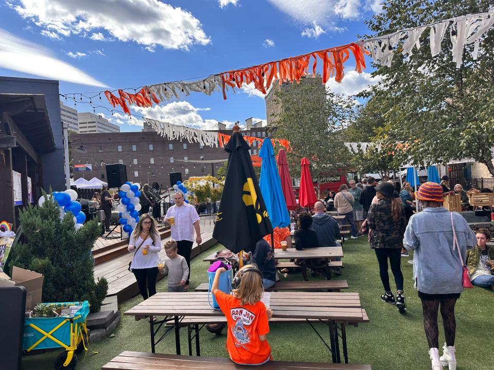 Merchants of Beer was the setting for the “Mother Puppin’ Birthday Pawty” fundraiser for Knox Vintage Pet Project, presented by the Royal Bark Social Club on Sunday, Oct. 8, 2023