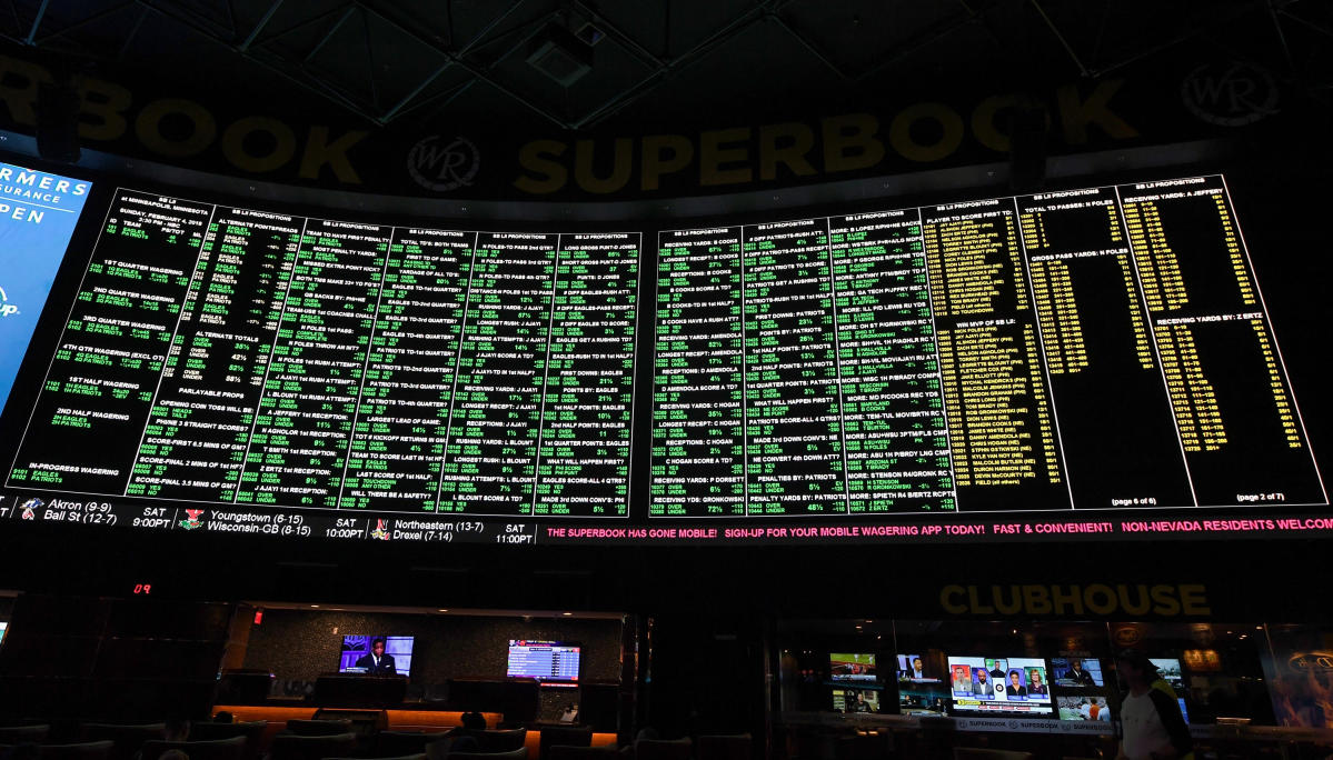 Las Vegas sports books win $15.4M on record $179.8M in Super Bowl