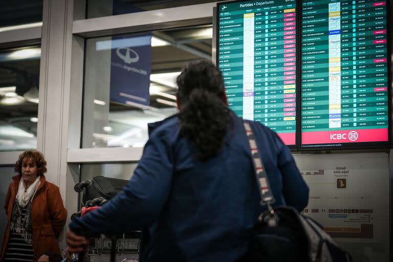 El paro de Aerolíneas Argentinas empieza al mediodía de este viernes 13