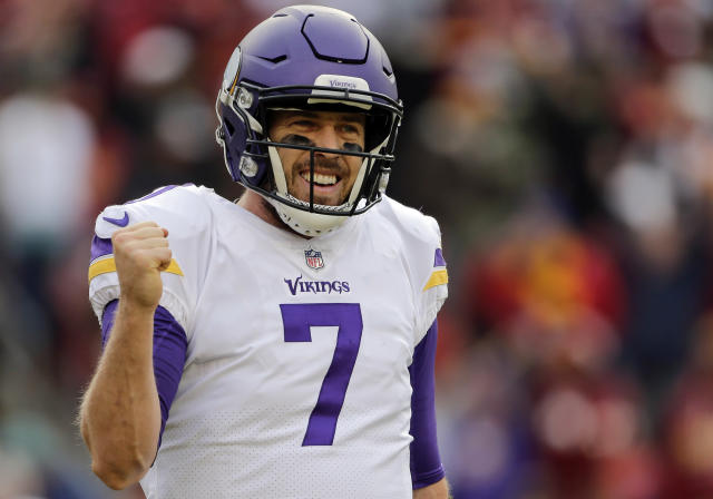 Vikings QB Case Keenum celebrates with the mannequin challenge