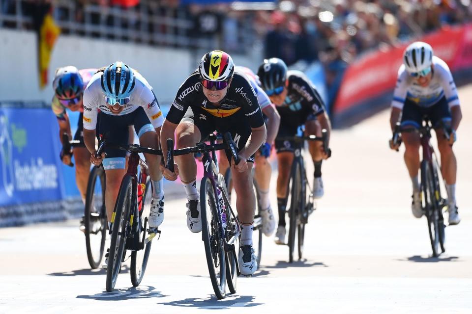 2nd paris roubaix 2022 women's elite