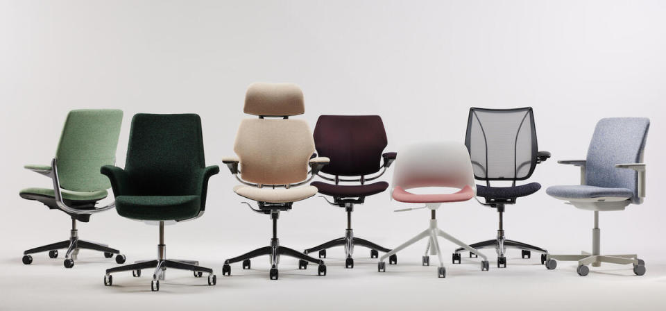 A selection of Kvadrat-upholstered chairs by Humanscale, including the Freedom Headrest chair in Coda 2 fabric in 116 by Kvadrat and the Freedom Task chair in Steelcut Quartet fabric in 684 by Kvadrat 