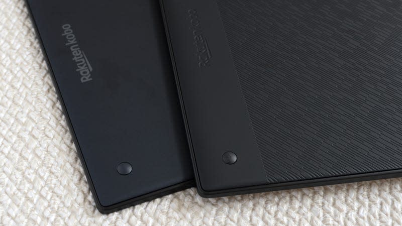 A close-up of the back panels on the Kobo Elipsa and the Kobo Elipsa 2E showing added texture on the newer tablet.