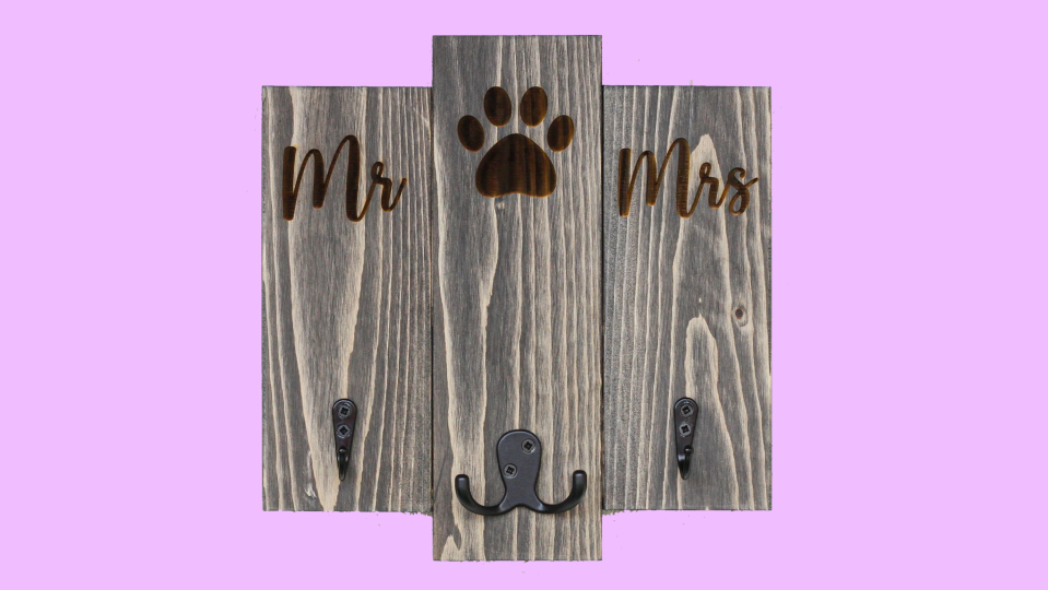 Best Etsy wedding gifts: Mr., Mrs. and Paw key holder