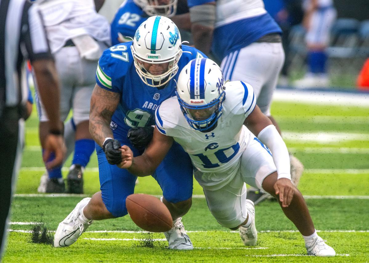 UWF Football: Defensive lineman Deshawn Wilson declares for 2024 NFL ...