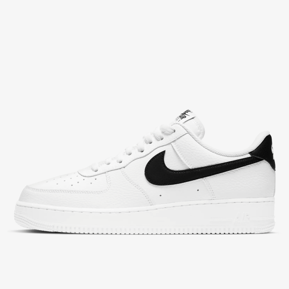 <p><a href="https://go.redirectingat.com?id=74968X1596630&url=https%3A%2F%2Fwww.nike.com%2Ft%2Fair-force-1-07-mens-shoes-jBrhbr%2FCT2302-100%3F_gl%3D1%252A1kk1cc7%252A_up%252AMQ..%26gclid%3DCjwKCAjw17qvBhBrEiwA1rU9w8zc0IO4Yeu0DTESawFJvC8zddDjY3by3ZbjctFAHWescfZCOM8LVxoCNMoQAvD_BwE%26gclsrc%3Daw.ds&sref=https%3A%2F%2Fwww.esquire.com%2Fstyle%2Fmens-fashion%2Fg60161999%2Fbest-mens-travel-shoes%2F" rel="nofollow noopener" target="_blank" data-ylk="slk:Shop Now;elm:context_link;itc:0;sec:content-canvas" class="link ">Shop Now</a></p><p>Air Force 1 '07</p><p>Nike</p><p>$115.00</p>