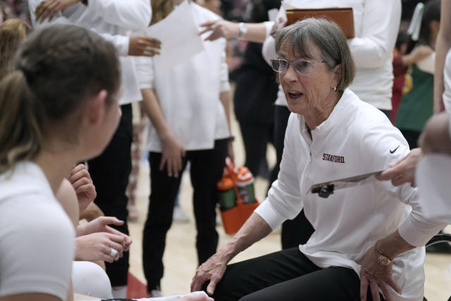 Stanford's Tara VanDerveer earns 1,202nd victory to tie Mike