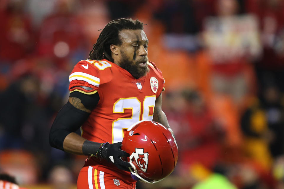 KANSAS CITY, MO - DECEMBER 13: Kansas City Chiefs defensive back Eric Berry (29) before an NFL game between the Los Angeles Chargers and Kansas City Chiefs on December 13, 2018 at Arrowhead Stadium in Kansas City, MO.  (Photo by Scott Winters/Icon Sportswire via Getty Images)