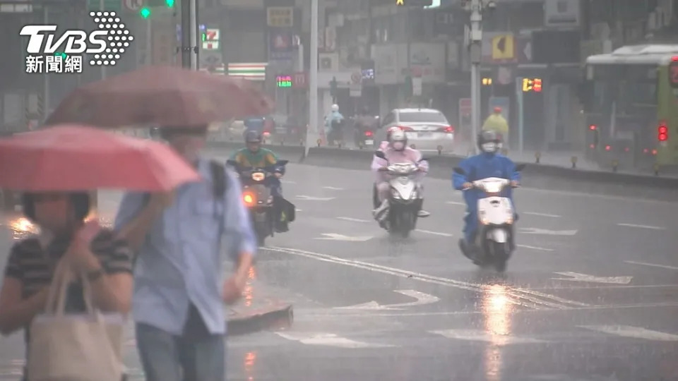 東北部仍有大雨等級出現。（示意圖／TVBS資料畫面）