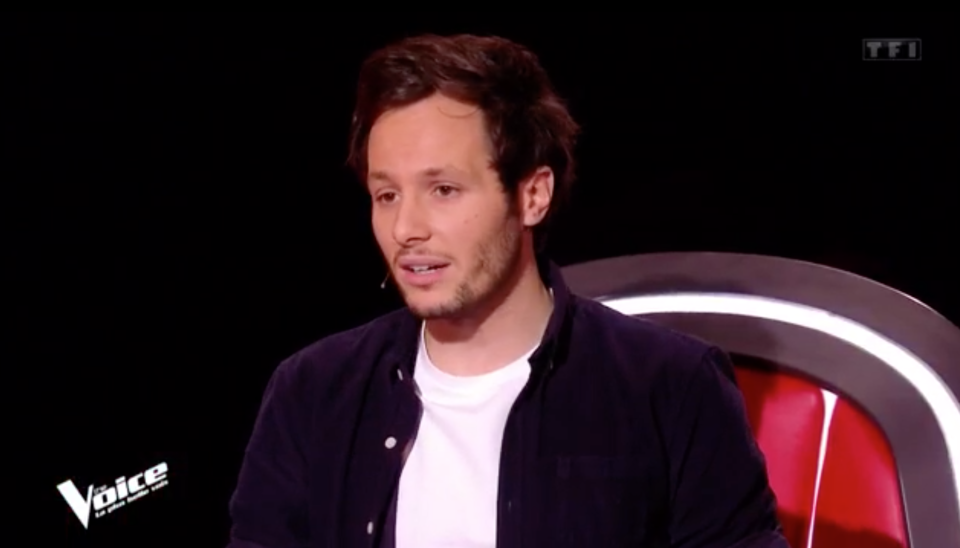 Ce samedi 13 février, le public de TF1 était à l'affût pour un nouveau numéro de The Voice 10. Et une fois encore, c'est Vianney qui a attiré l'attention des téléspectateurs avec son attitude... peu conventionnelle. 