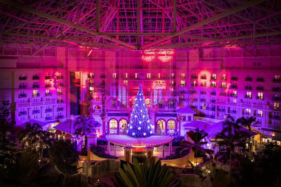 Gaylord Palms Resort &amp; Convention Center decorated for Christmas