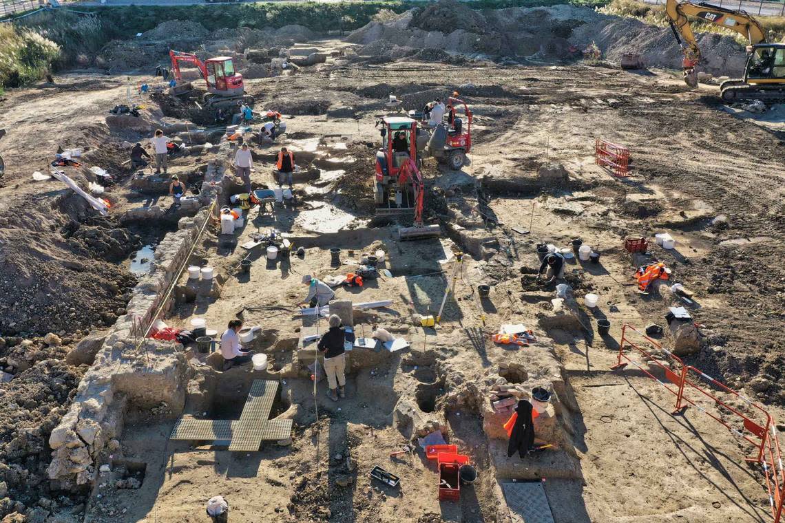 Archaeologists excavate the ancient Roman graveyard in Narbonne.