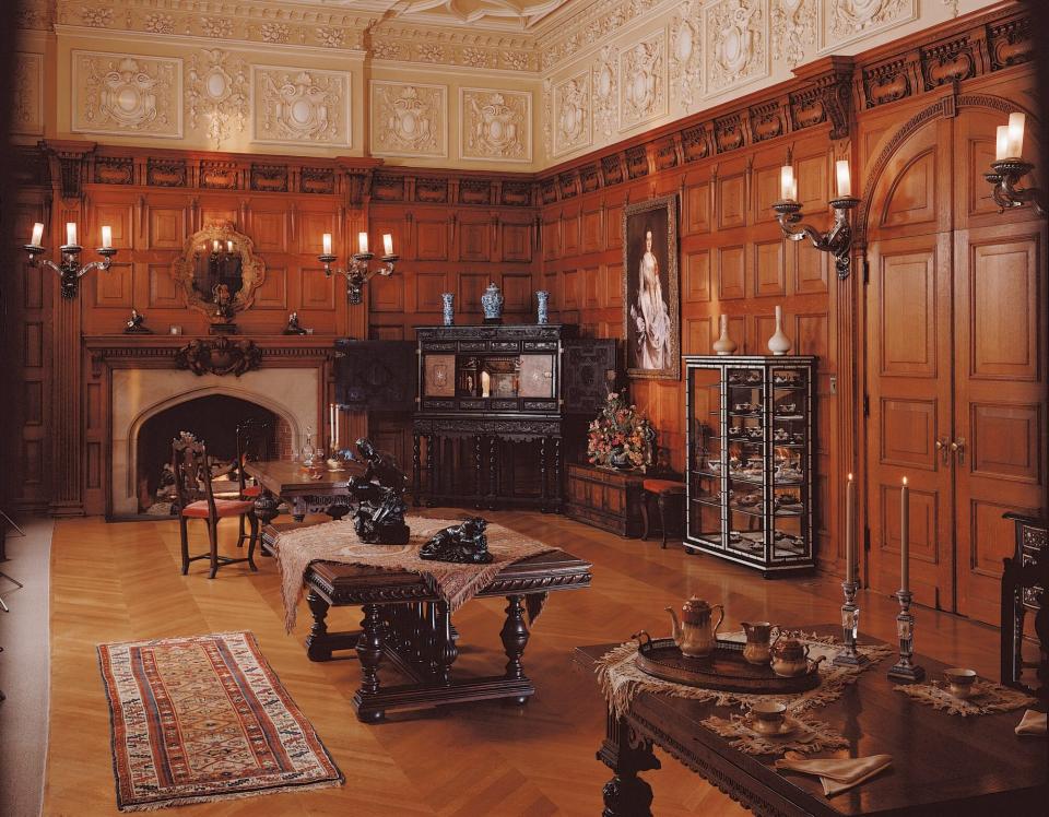 Biltmore Oak Sitting Room