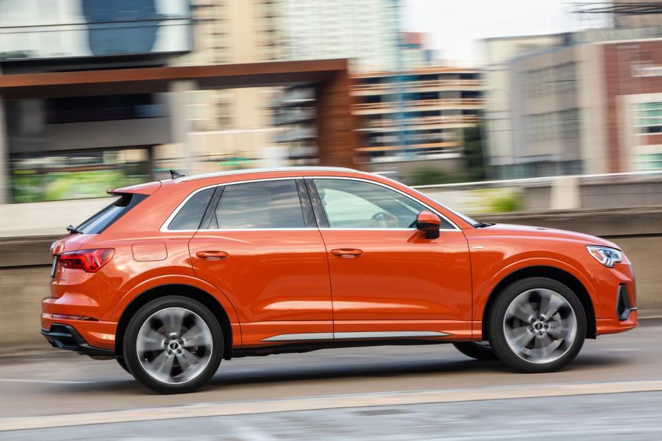 View Photos of the 2019 Audi Q3