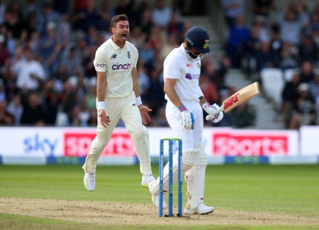 James Anderson removes Virat Kohli