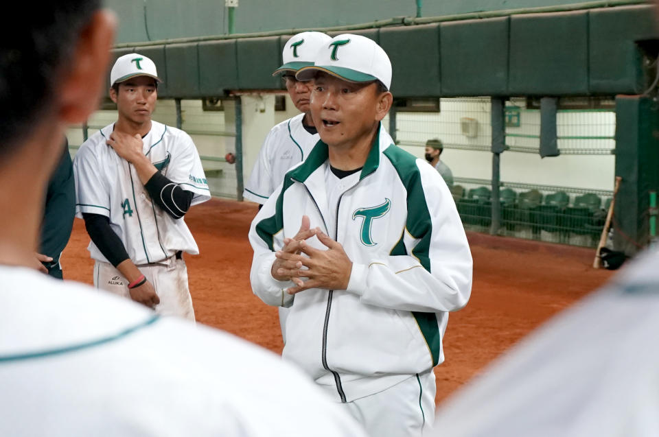 台鋼雄鷹總教練洪一中。（台鋼雄鷹提供）（20230327）