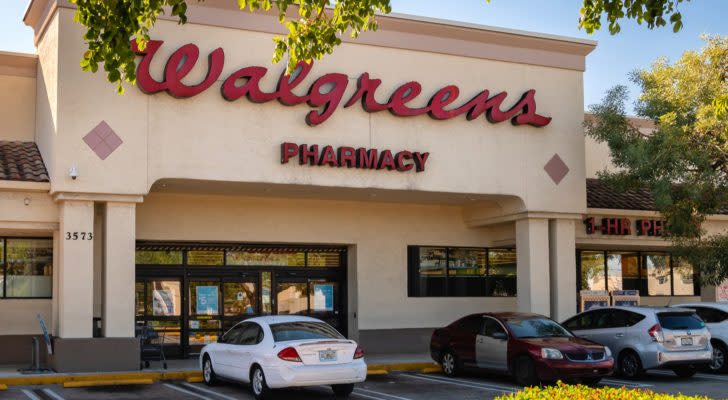 Walgreens (WBA) almacenar exterior y firmar en Pompano Beach, Florida