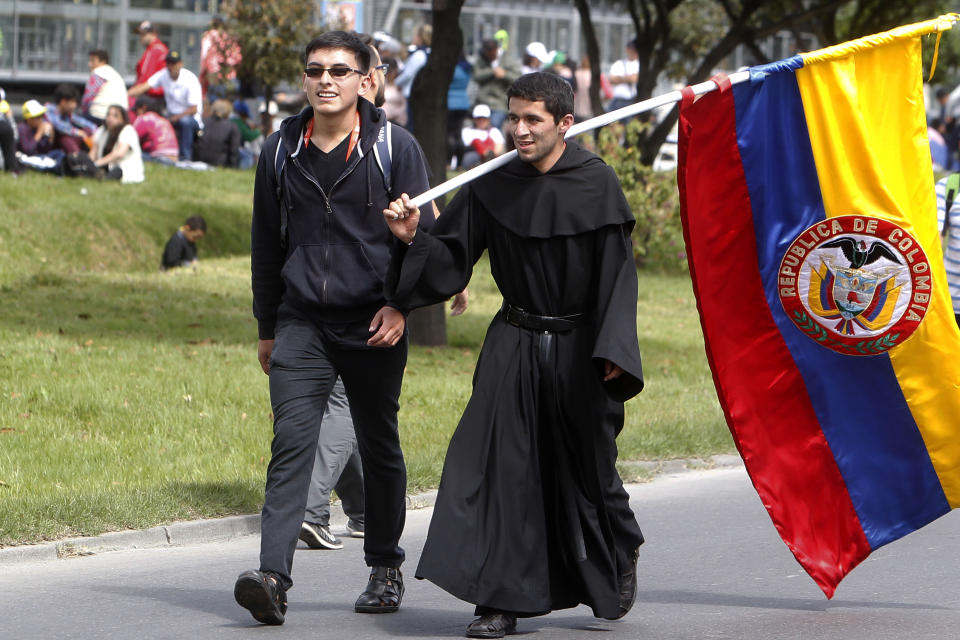 FOTOS: El Papa Francisco llega a Colombia para sanar heridas