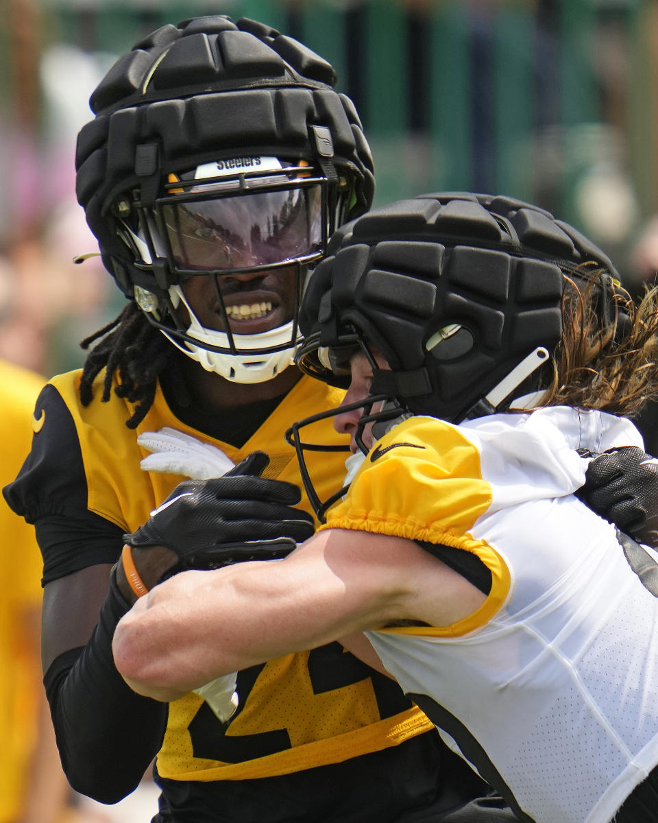 Pittsburgh Steelers cornerback Joey Porter Jr., left, defends against wide receiver Gunner Olszewski during the NFL football team's training camp in Latrobe, Pa., Thursday, July 27, 2023. (AP Photo/Gene J. Puskar)