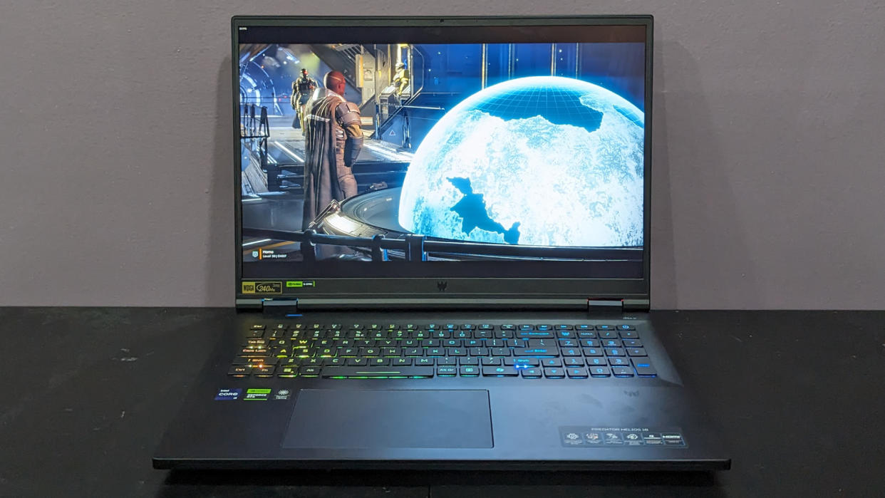  Acer Predator Helios 18. 