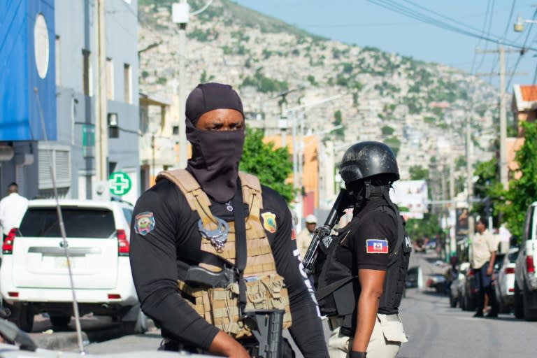 Haiti's police force faces the task of tackling violent gangs that have long held sway in the Caribbean nation (Clarens SIFFROY)