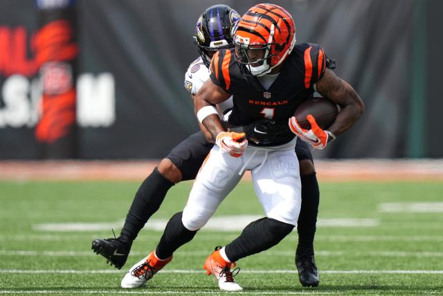 Cincinnati Bengals wide receiver Ja'Marr Chase (1) lines up for