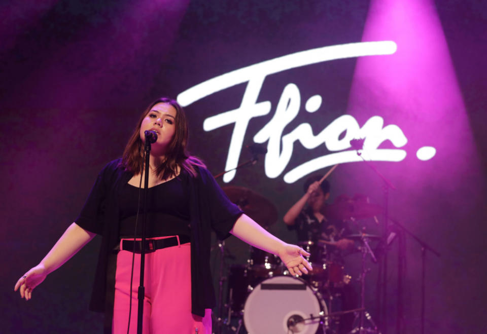 Singapore-based, British-born songstress Ffion performing on stage. (PHOTP: Singapore GP)