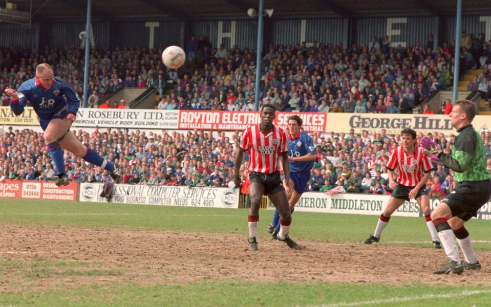 NDY RITCHIE SCORES A GOAL FOR OLDHAM OLDHAM ATHLETIC V SOUTHAMPTON - Empics Sport Agency/Paul Marriott