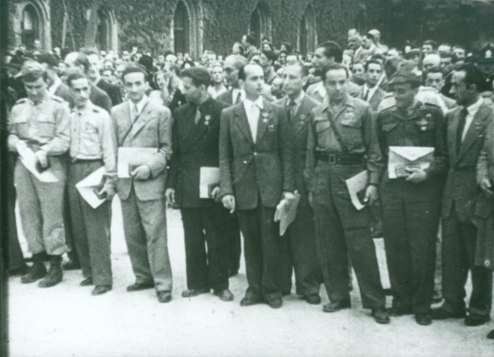Hermann Wygoda (3rd from right) after being awarded an American Bronze Star medal by US General Mark Clark in a photo taken in Milan, Italy, on June 26, 1946.